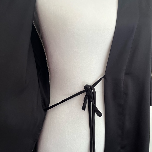 VS Robe - Picture 5 of 9